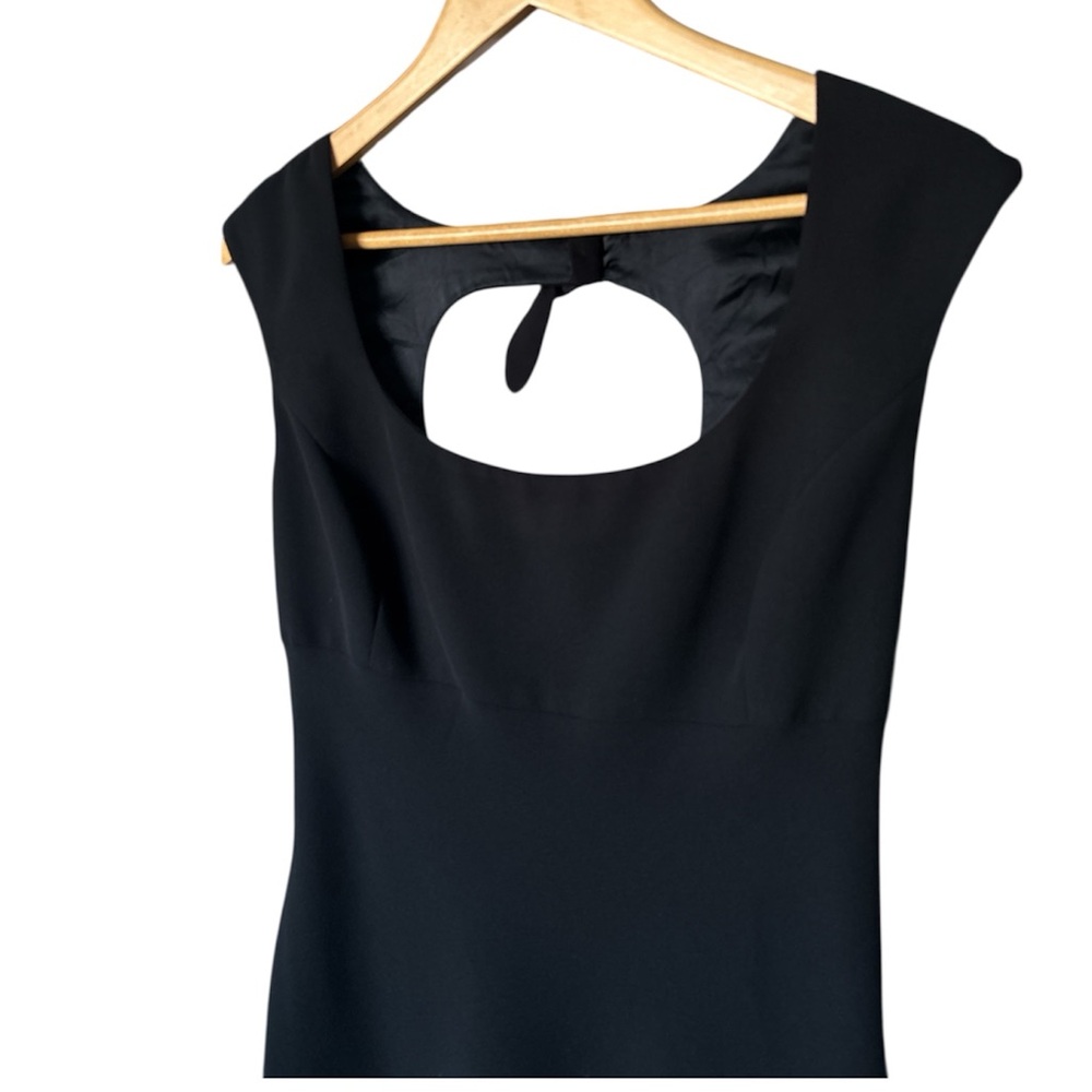 JONES NEW YORK 90s Minimalist LBD Cutout Back Buckle Dress | 10 - Picture 4 of 8